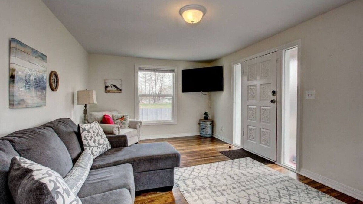 Star House | Morningstar Cottage in Star, RV Parking, Pets Yard