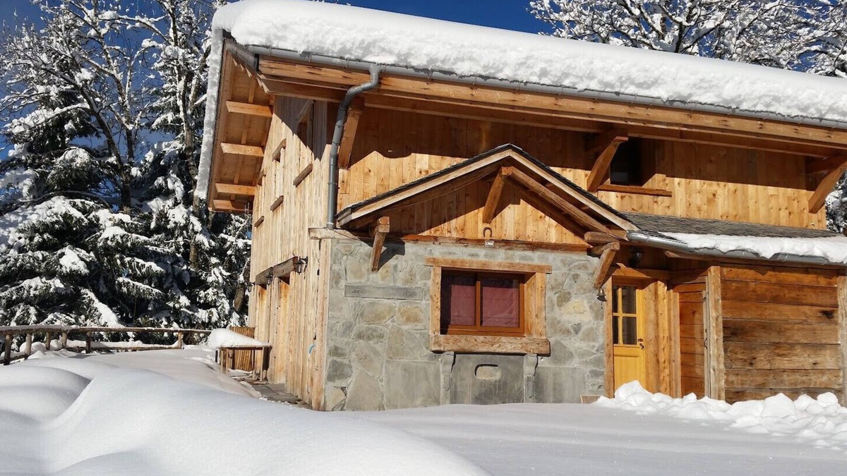 Morzine Ski Chalet | Morzine: panoramic, south-facing, comfortable chalet