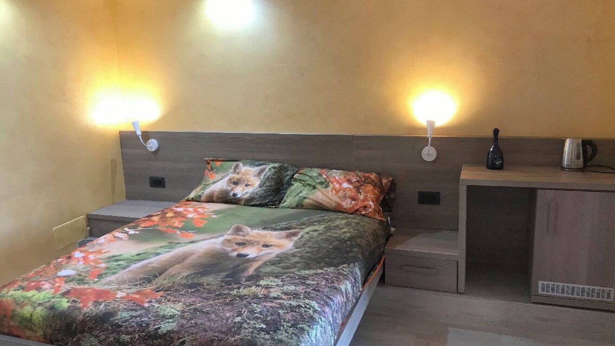 Rodello Bed & Breakfast | "Moscato" room in the Langhe hills, overlooking Alba