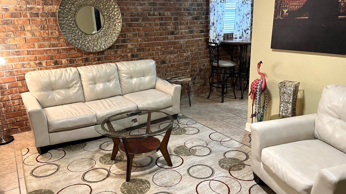 Beauregard Town Historic District Condo | Most Comfortable Sleep You'll Get. Highest Rated across all Platforms