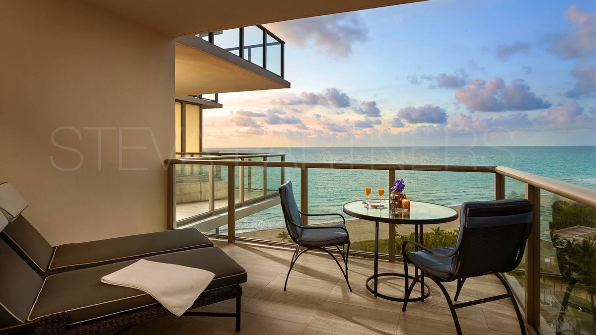 Bal Harbour Condo | Most Luxury hotel 5 stars oceanfront w. balconies - Valet & Amenities included