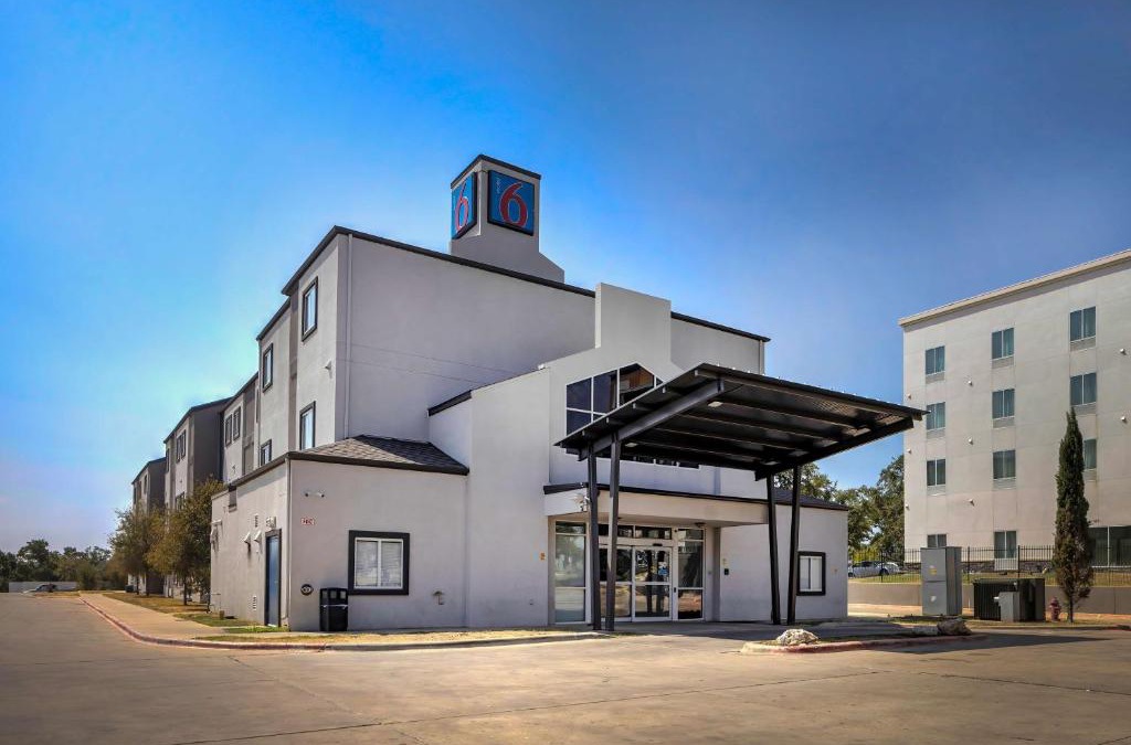 Cedar Park Hotel | Motel 6-Cedar Park, TX