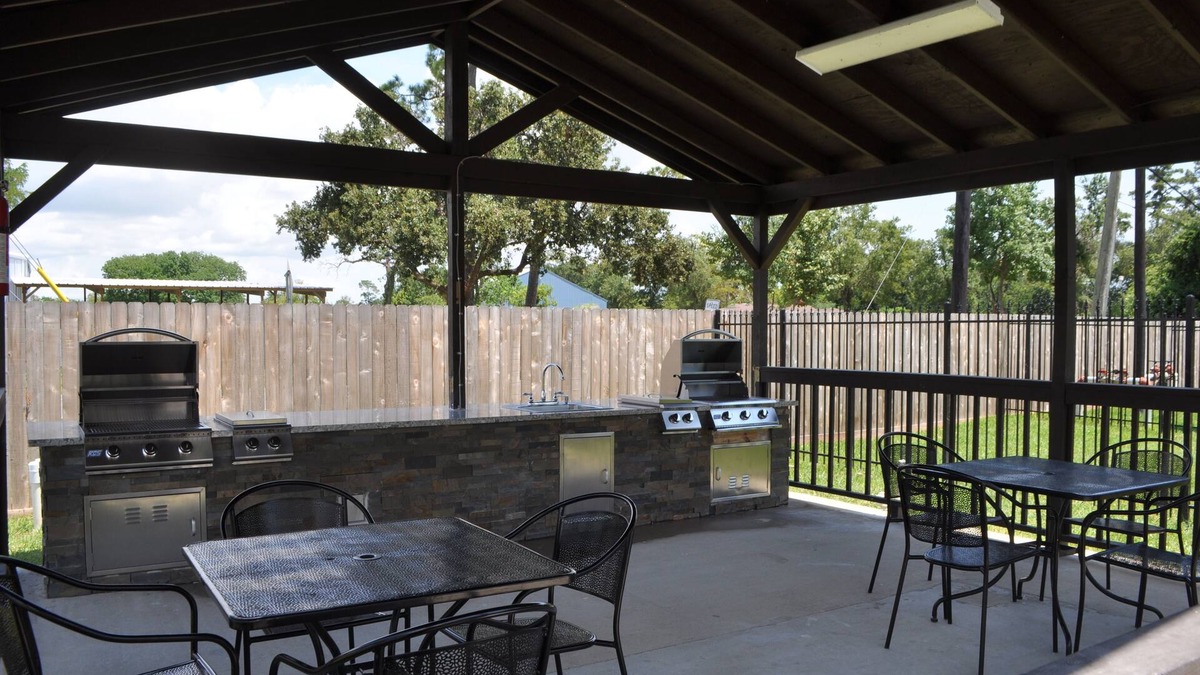 Channelview Hotel | Motel 6 Channelview, TX