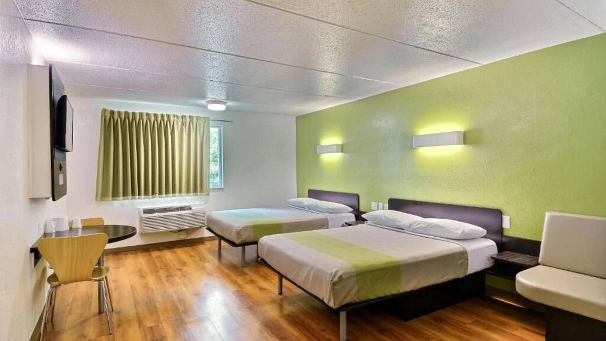 Danvers Hotel | Motel 6 Danvers, MA - Boston North