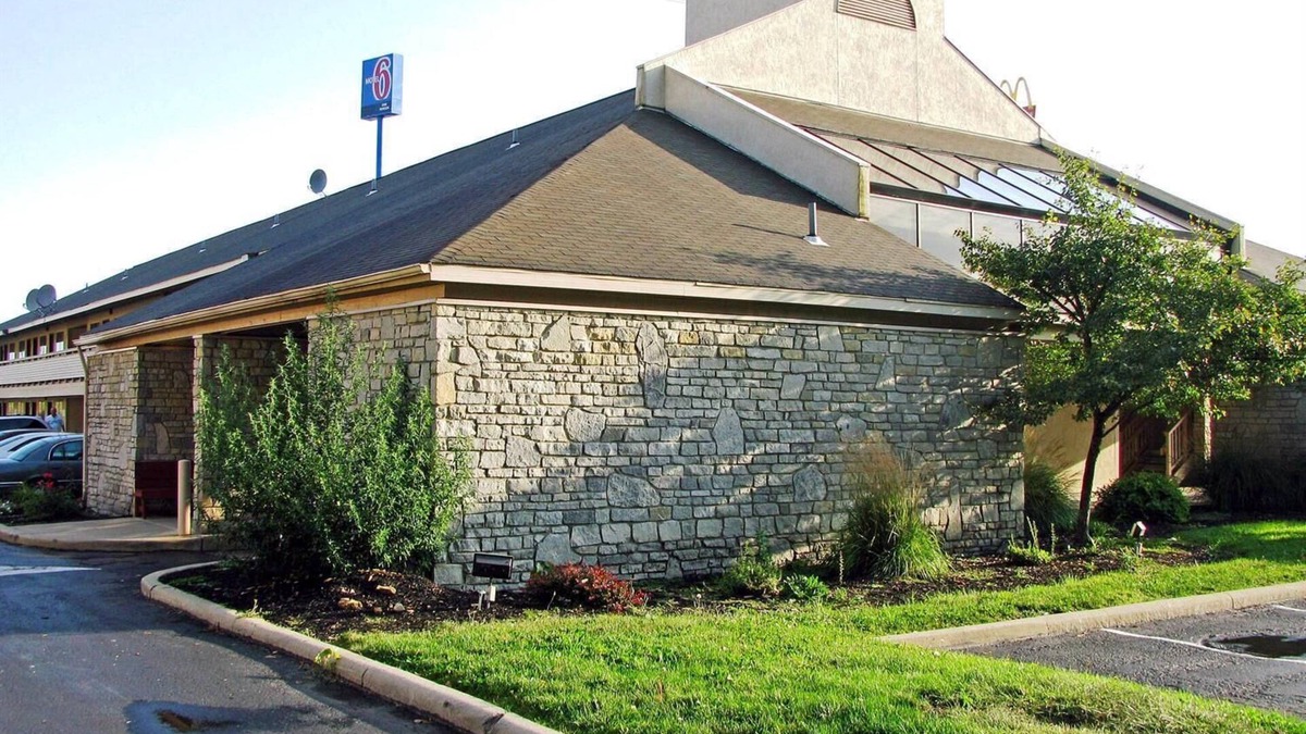 Dayton Hotel | Motel 6 Dayton, OH - Englewood