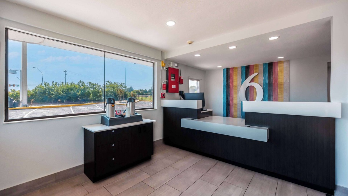 Fort Worth Hotel | Motel 6 Fort Worth, TX - East