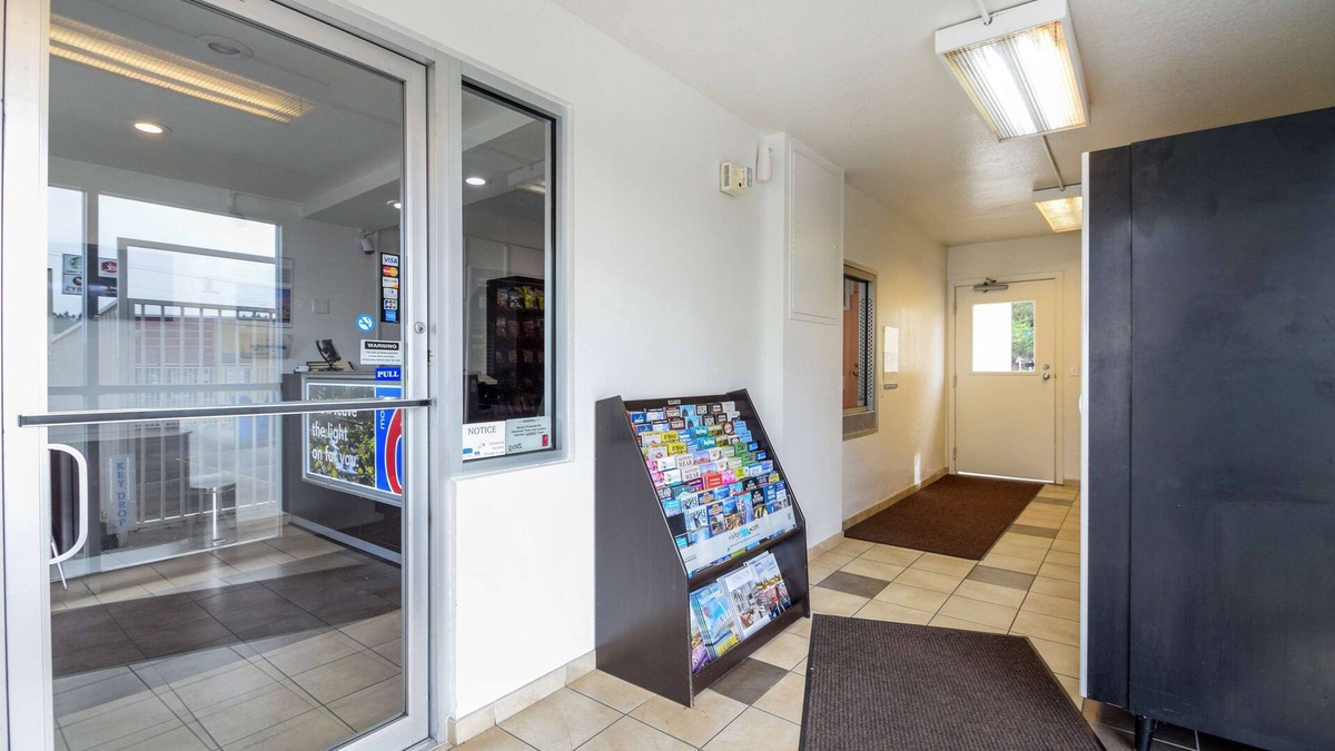 Kelso Hotel | Motel 6 Kelso - Mt. St. Helens