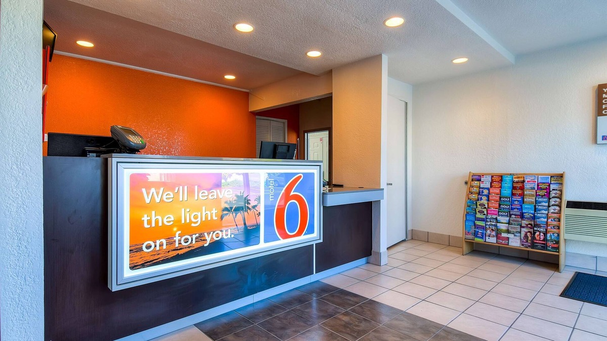 Rowland Heights Hotel | Motel 6 Rowland Heights, CA - Los Angeles - Pomona