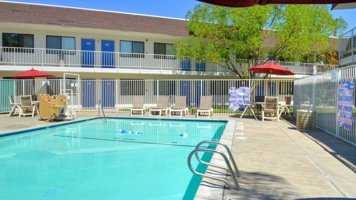 Santa Nella Hotel | Motel 6 Santa Nella, CA - Los Banos - Interstate 5
