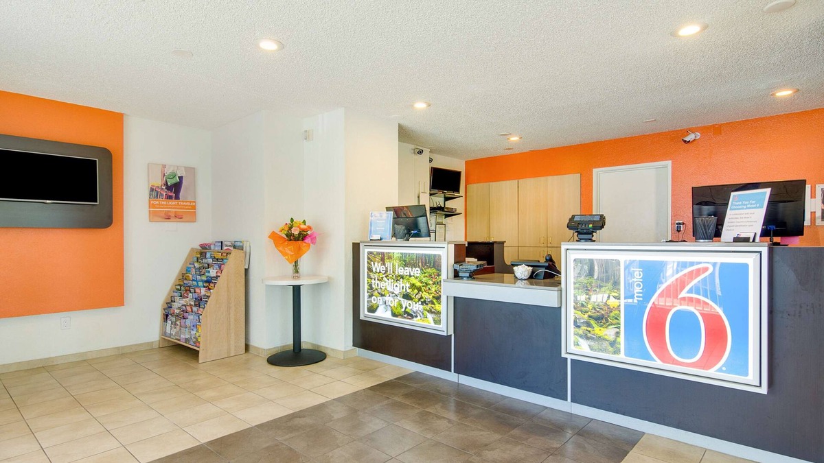 Fife Hotel | Motel 6 Tacoma, WA - Fife