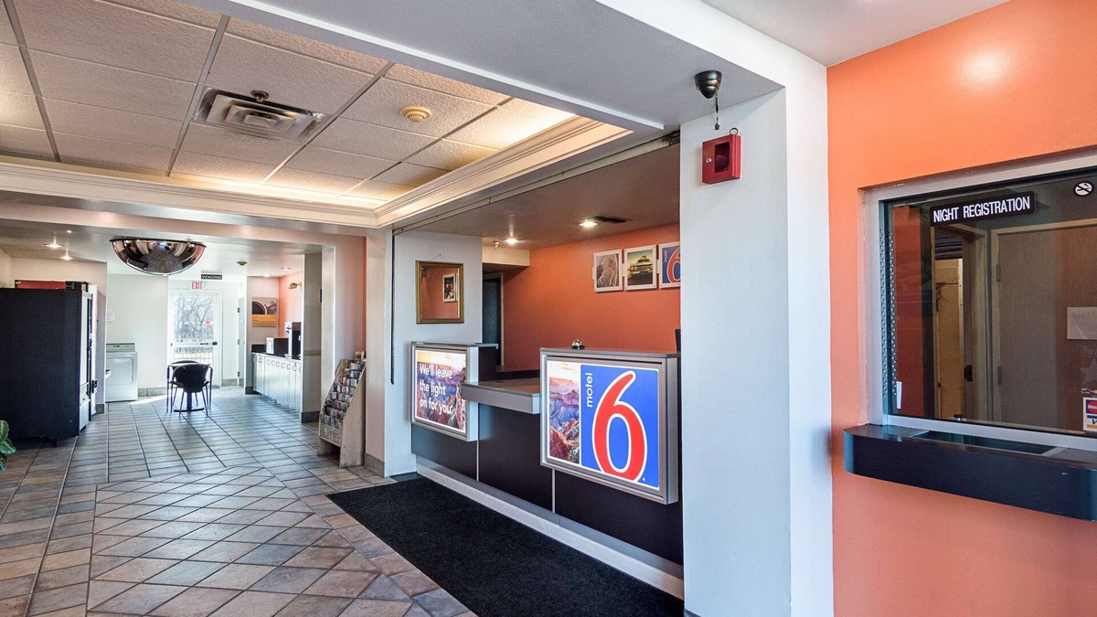 Terrell Hotel | Motel 6 Terrell, TX