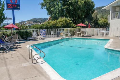 Ukiah Hotel | Motel 6-Ukiah, CA