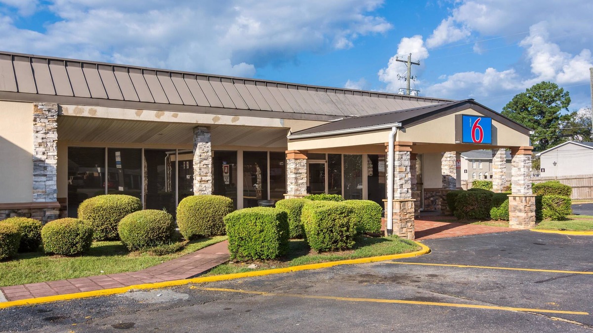 Warner Robins Hotel | Motel 6 Warner Robins, GA