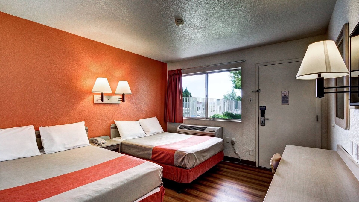 Wells Hotel | Motel 6 Wells, NV