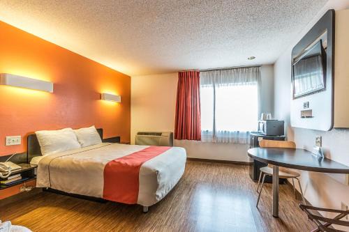 Wisconsin Rapids Hotel | Motel 6-Wisconsin Rapids, WI