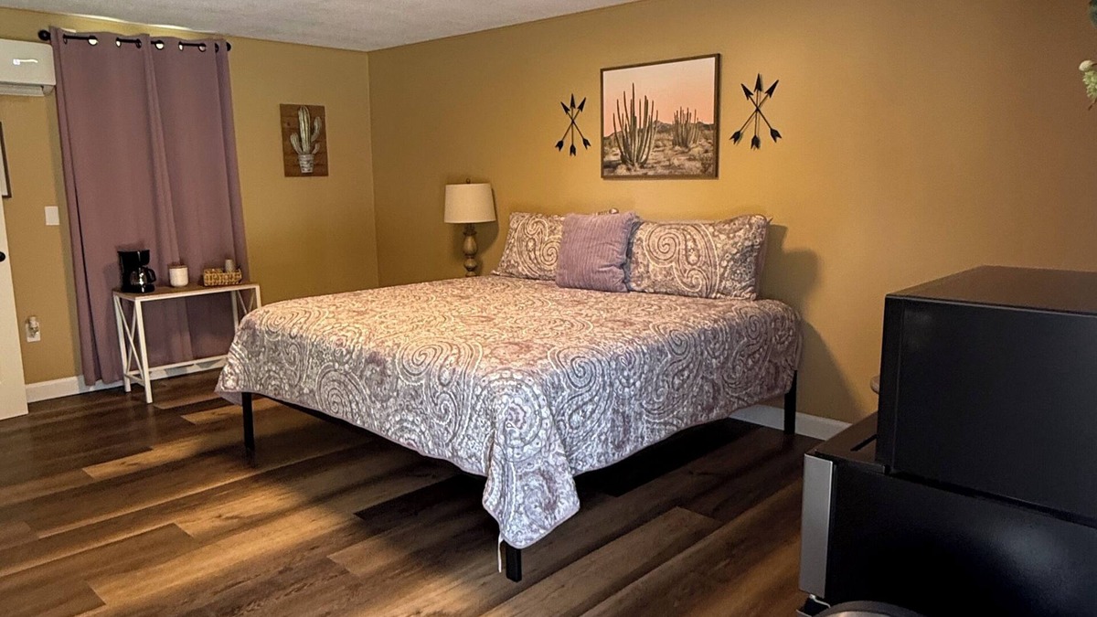 Gilbertsville Hotel | Motel at KY Lake. The Native Dessert