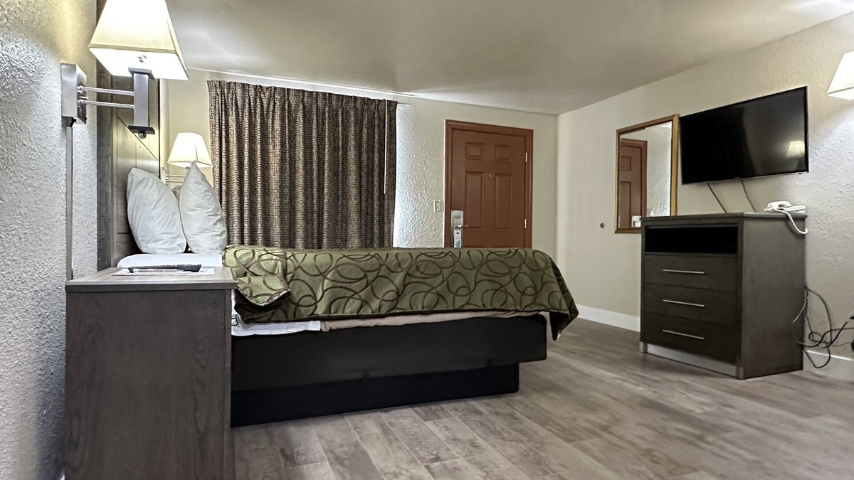 Munds Park Hotel | Motel In The Pines
