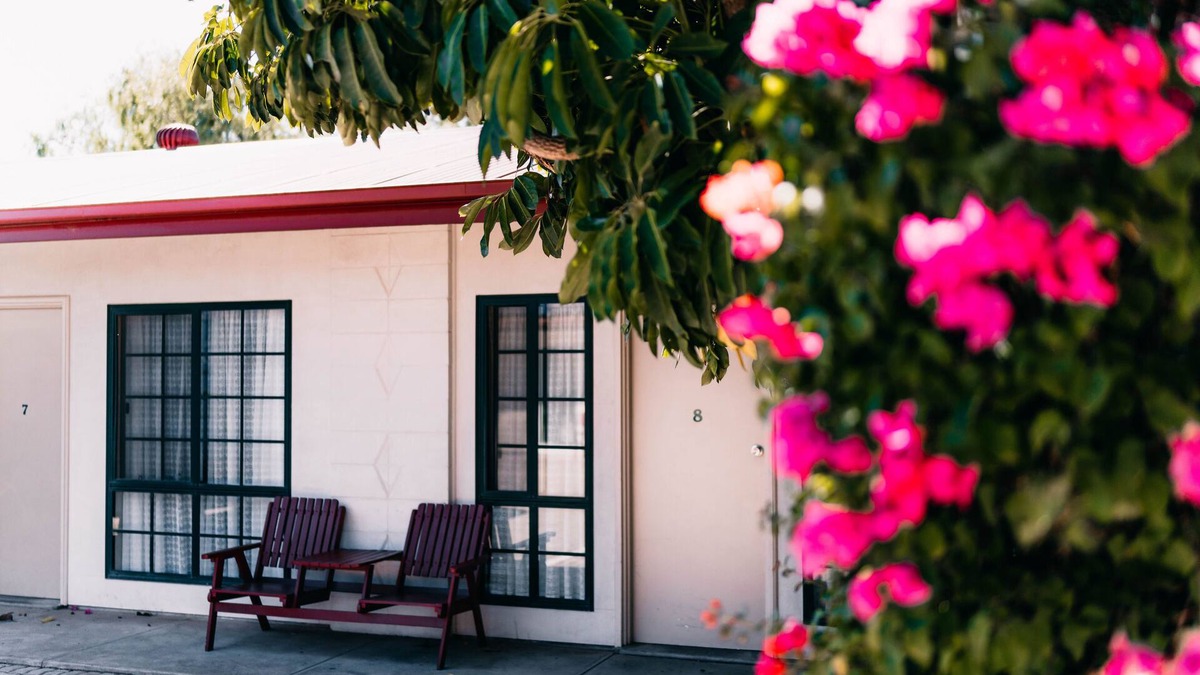 Port Augusta West Hotel | Motel Poinsettia