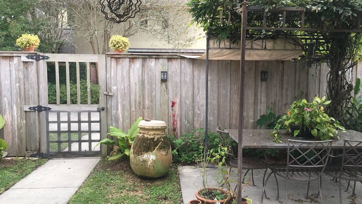 Mid City South House | MOTHER-IN-LAW SUITE IN PRESTIGIOUS GOODWOOD