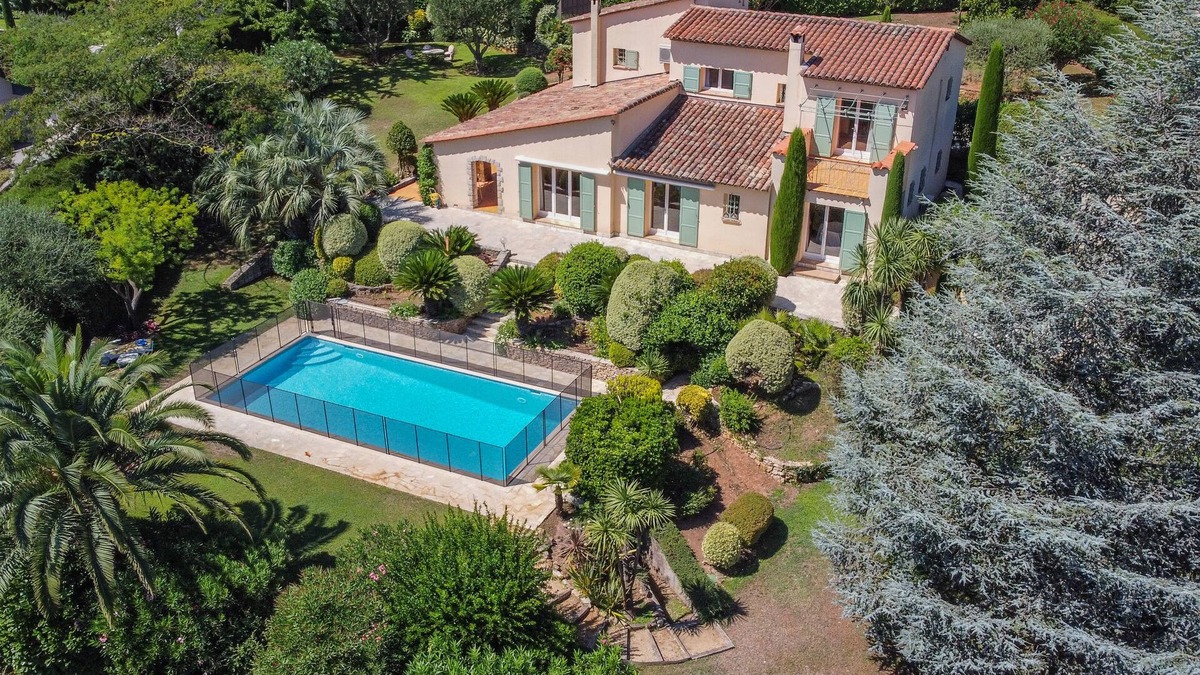 Les Baraques House | Mougins Magnificent Villa with Pool and Tennis