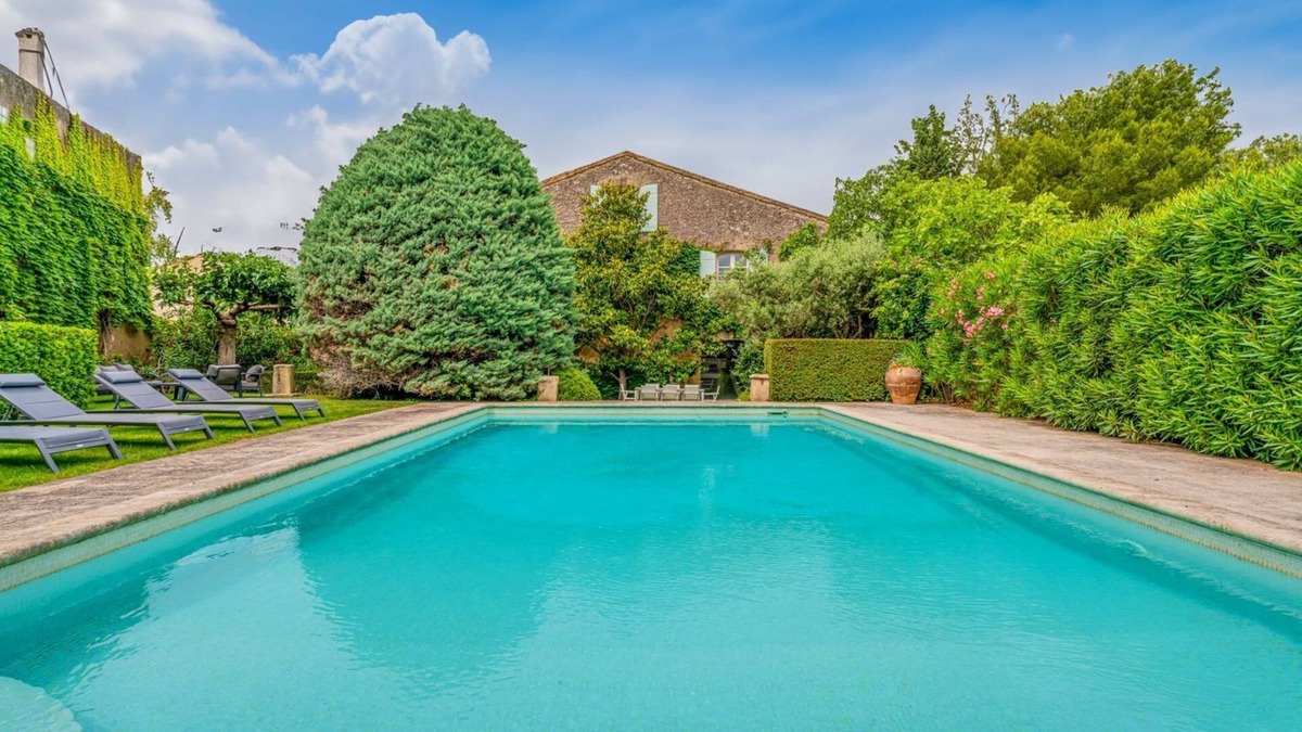 Fontvieille Villa | Moulin Pissarro - Six Bedroom Villa, Sleeps 14