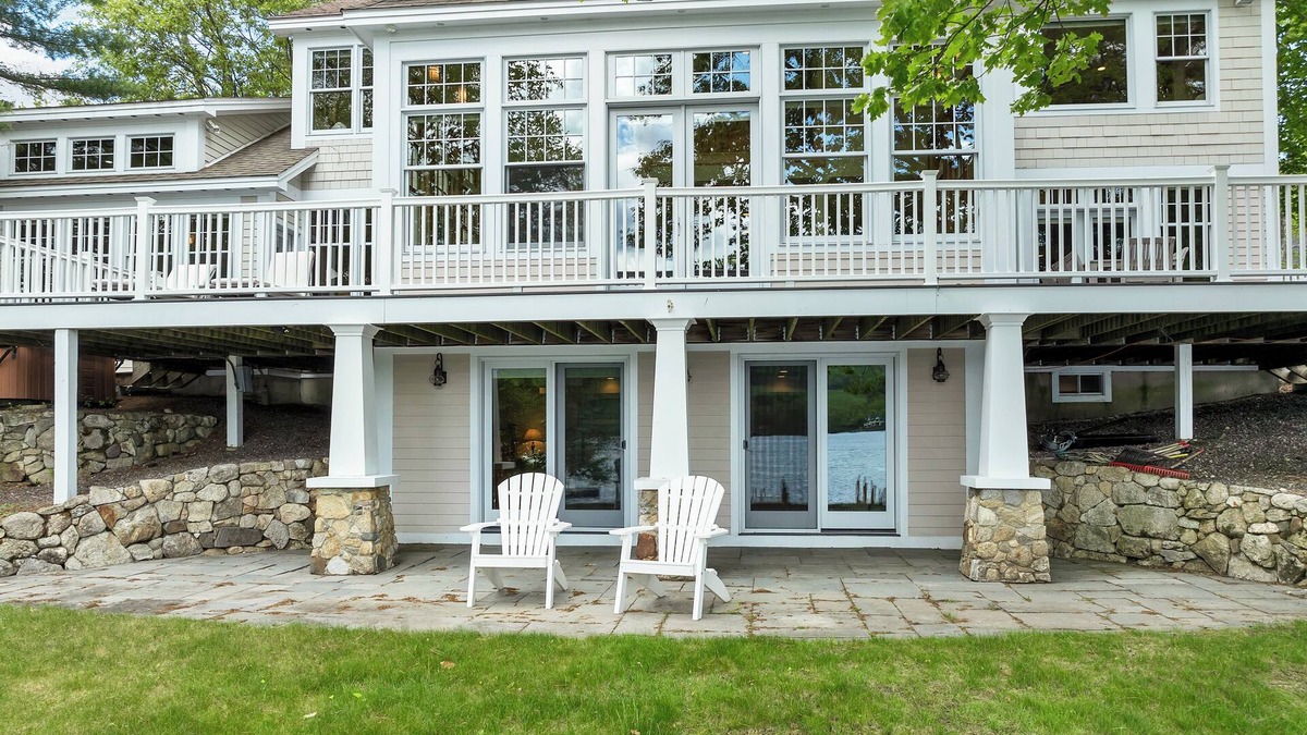 Moultonborough House | Moultonborough waterfront with amazing sunset views sleeps 12