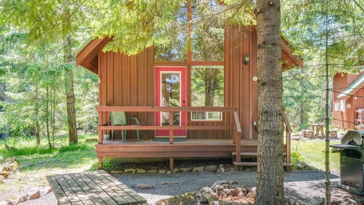 Trout Lake Cabin | Mount Adams Cozy Cabin Retreat