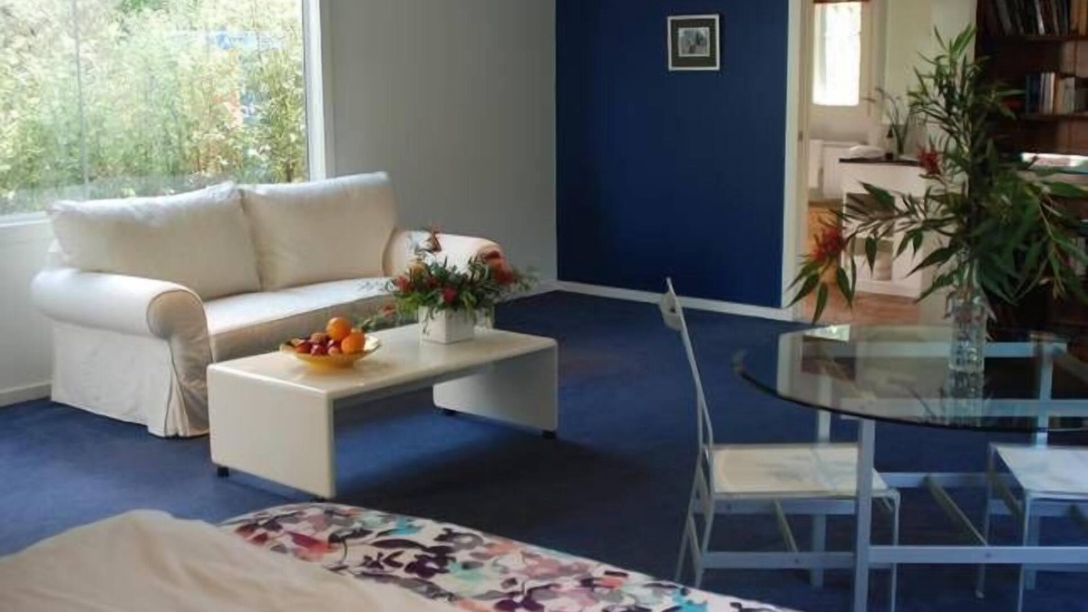 Mount Martha Cottage | Mount Martha, White Lilac, Holiday Studio