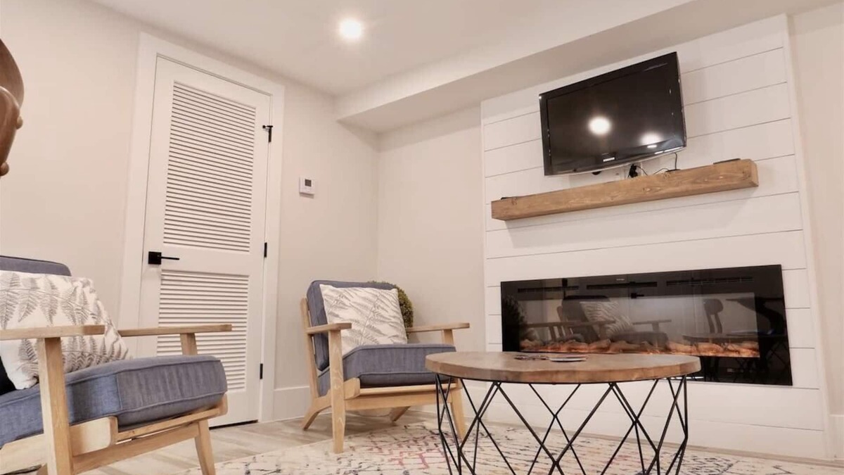 Mount Pleasant Apartment | Mount Pleasant Surprise! Kid & Family Friendly!