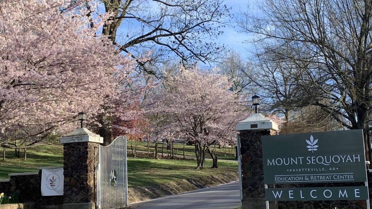 Fayetteville Hotel | Mount Sequoyah Center