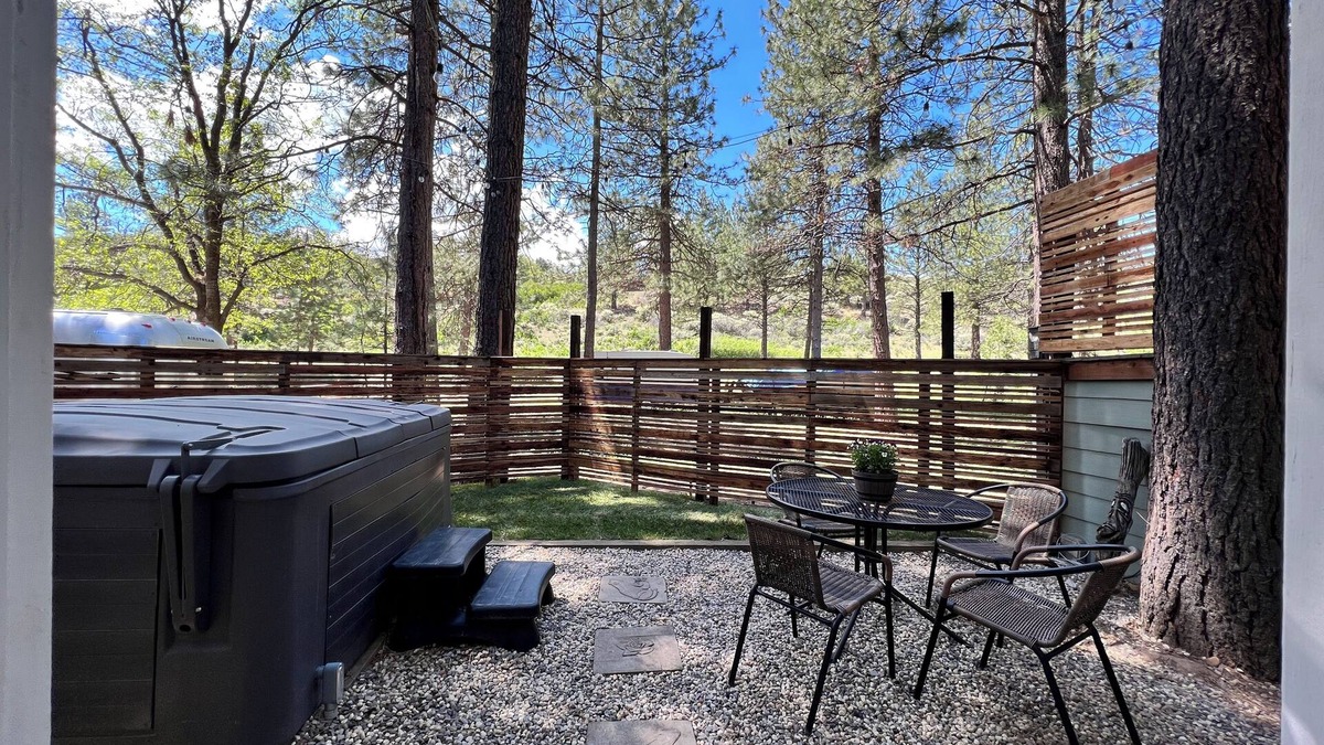 Weed Apartment | Mount Shasta private Guest Suite at a clean & peaceful Campground