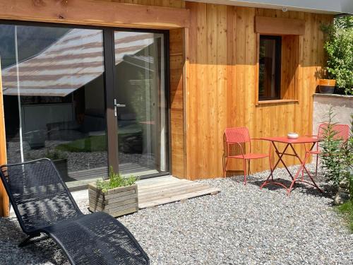 Saint-Jean-d'Arves Apartment | Mountain air