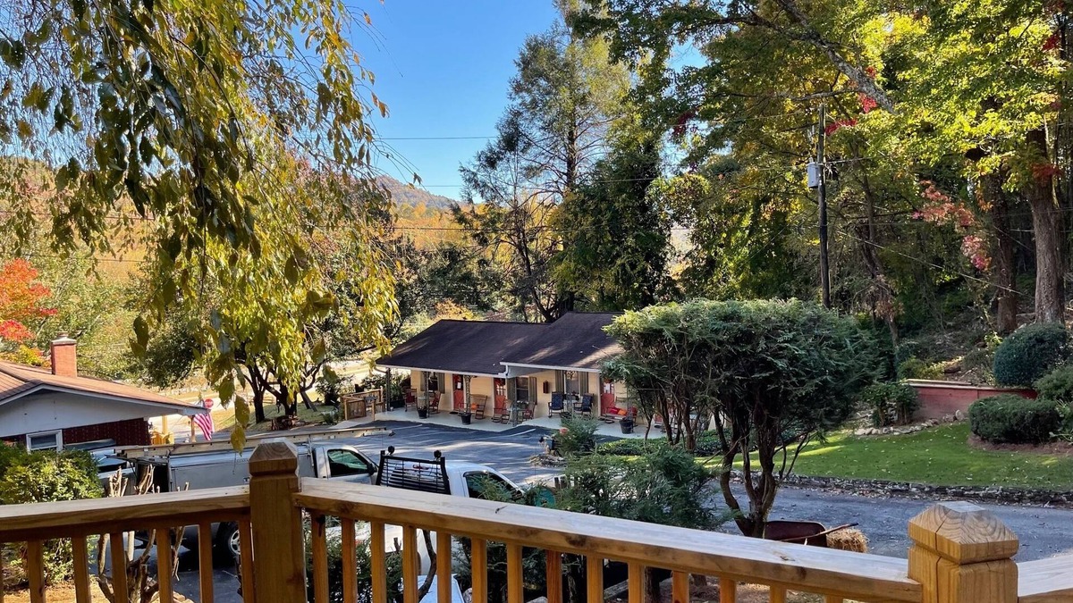 Clayton Hotel | Mountain Aire Cottages, Inn, & Glamping