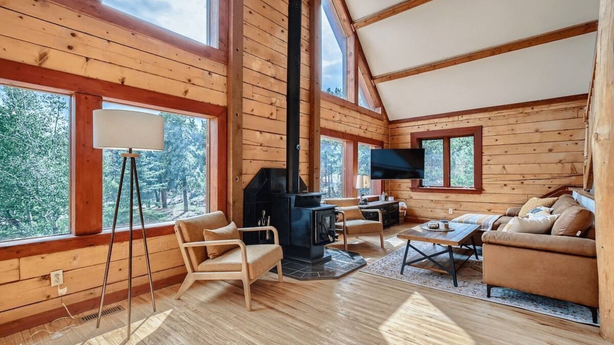 Coal Creek Cabin | Mountain Cabin | Fire Pit | Wood Burning Stove
