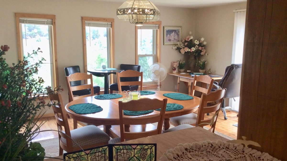 Trampas House | Mountain Cabin Retreat FAST WiFi, Ski Sipapu,Hike, Hunt,Fish,Art, Taos, Santa Fe