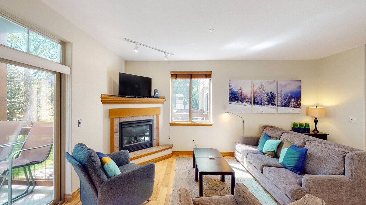 Willow Grove Condo | Mountain Condo by the River & Town w/Shared Hot Tub, Private Balcony, & WiFi