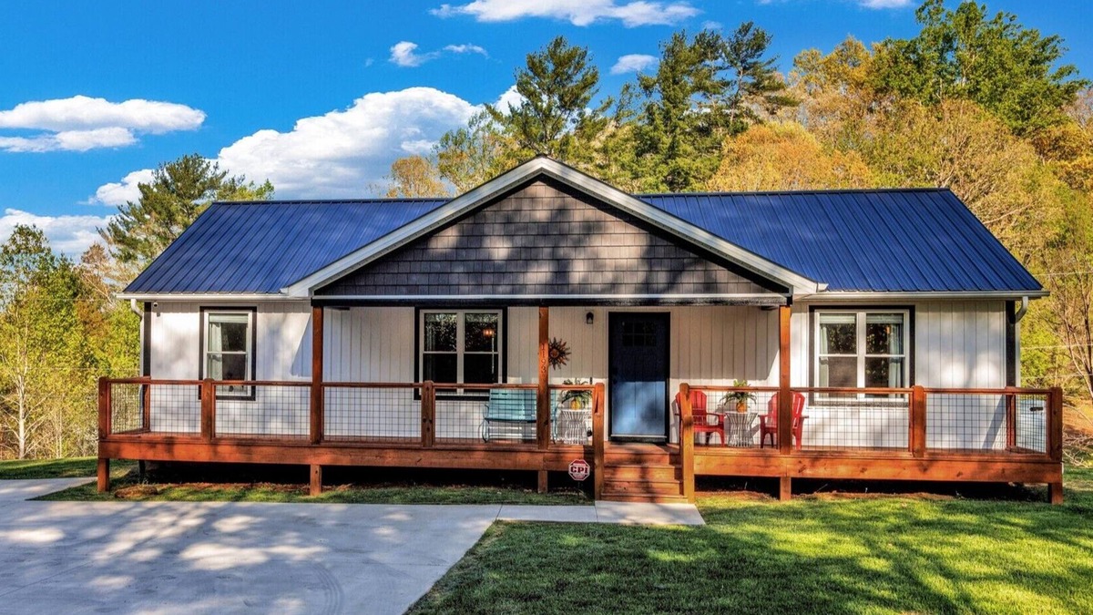 Leicester Cottage | Mountain Cottage 15 mins from Asheville, hiking, Biltmore, waterfalls, weddings!