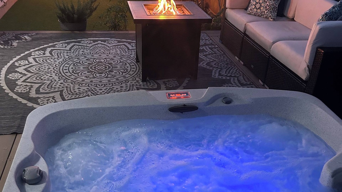 Enumclaw House | Mountain Country Getaway, Pet friendly!