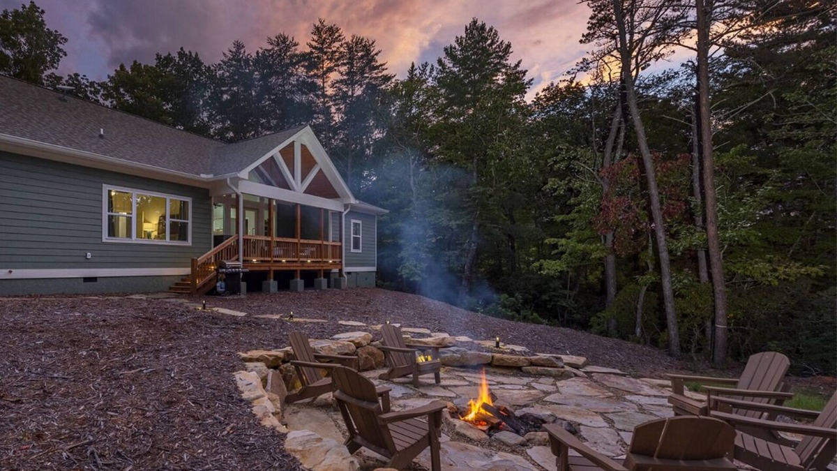 The Arbor House | Mountain Days at Lake James | Pet Friendly, Gas Grill & Fire Pit