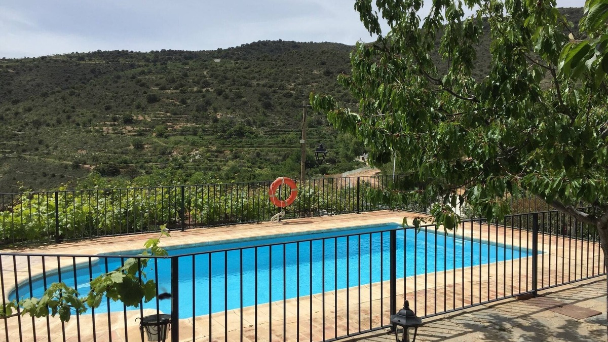 Laroya House | Mountain Escape in Laroya