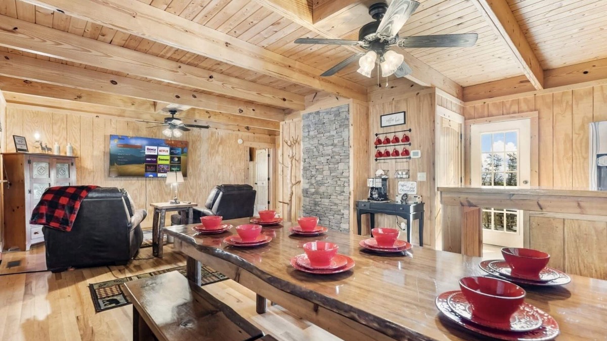 Cleveland Cabin | Mountain escape with hot tub