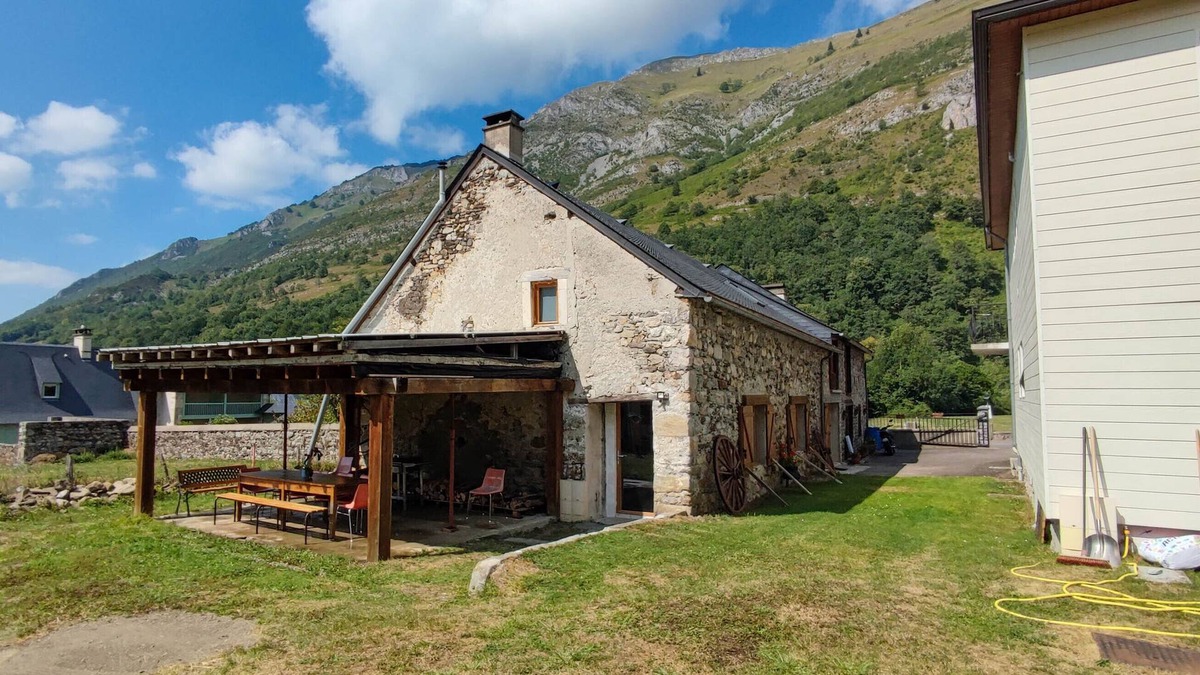 Sainte-Marie-de-Campan House | Mountain gîte "La Grange" sleeps 12