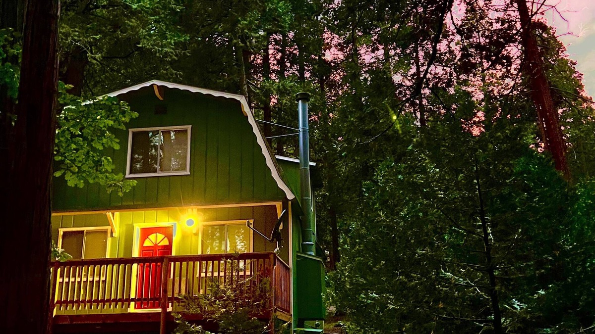 Alta Sierra Cabin | Mountain Getaway Close to Trails, Lake, River Adventures and snow play.