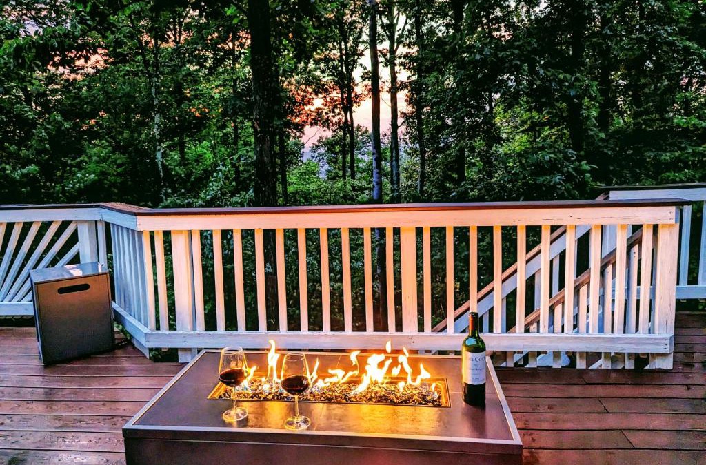 Kabletown House | Mountain Getaway - 7 beds, 2 King - Large Common Area