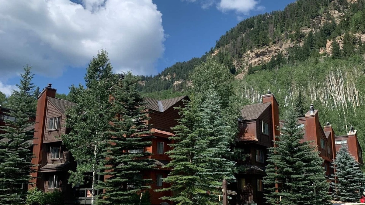 Columbine Lake Condo | Mountain getaway condo with view of the mountains , sleeps 4 to 5