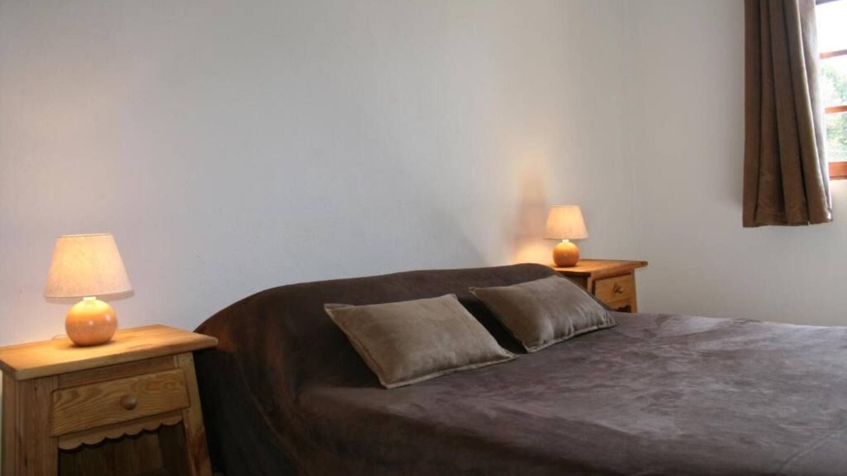Guillaumes Hotel | Mountain Getaway Perfect for Families | Steps from Ski Elevators