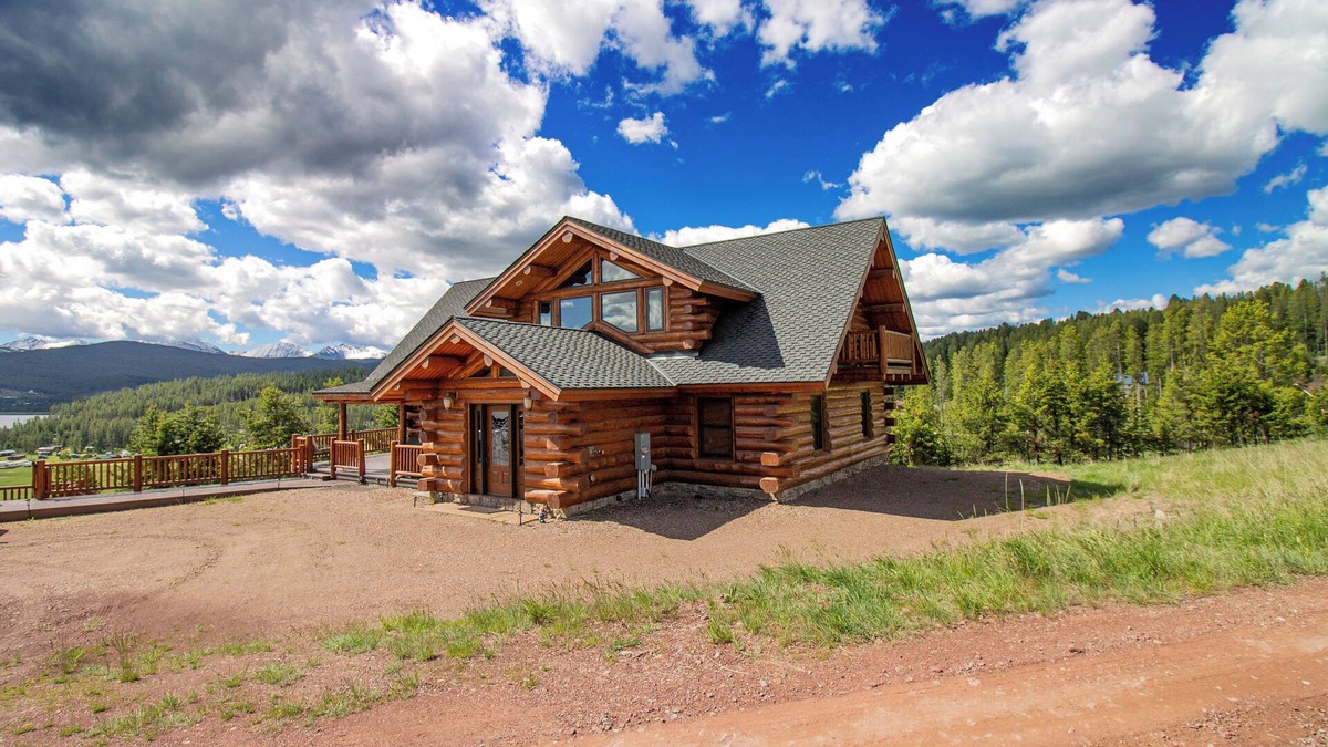 Anaconda Cabin | Mountain Getaway w/additional Bunkhouse Apartment!
