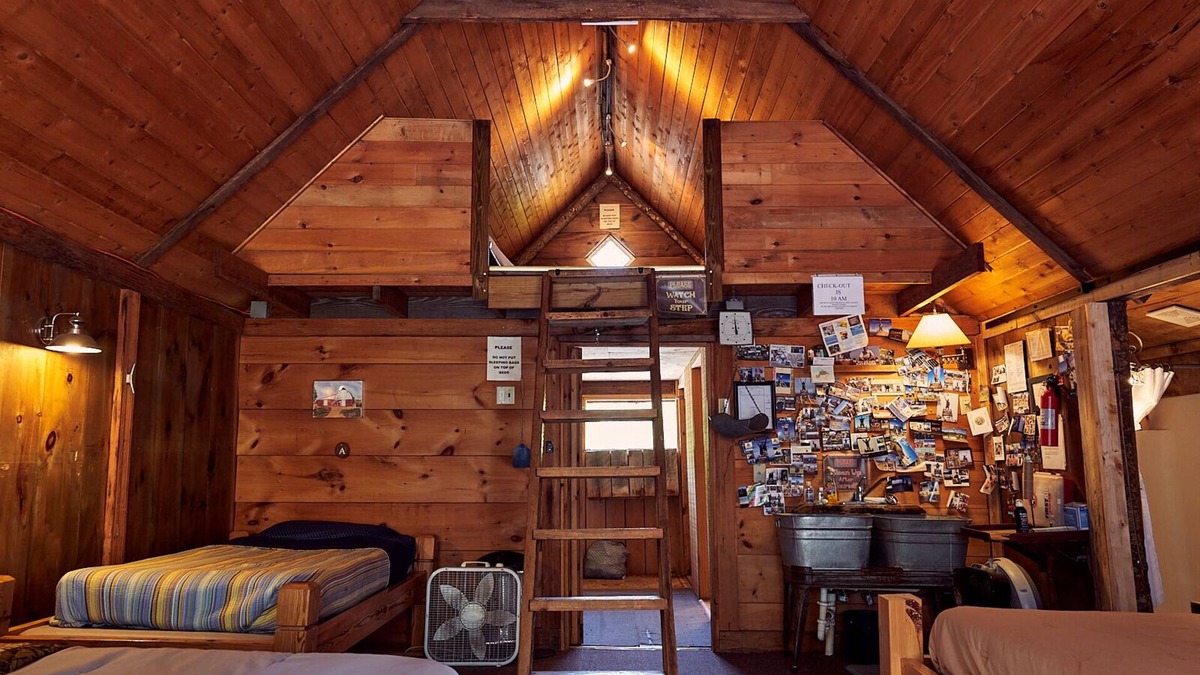 Roan Mountain House | Mountain Harbour B&B and Hiker Hostel