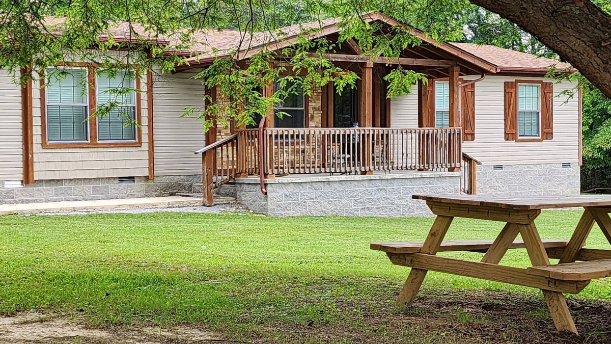 Pikeville House | Mountain Home, PET FRIENDLY! Anderson Farms@Fall Creek Falls State Park