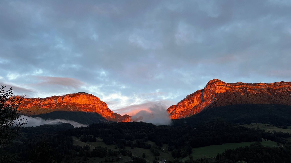 Entremont-le-Vieux House | Mountain house with exceptional view of the Chartreuse mountains